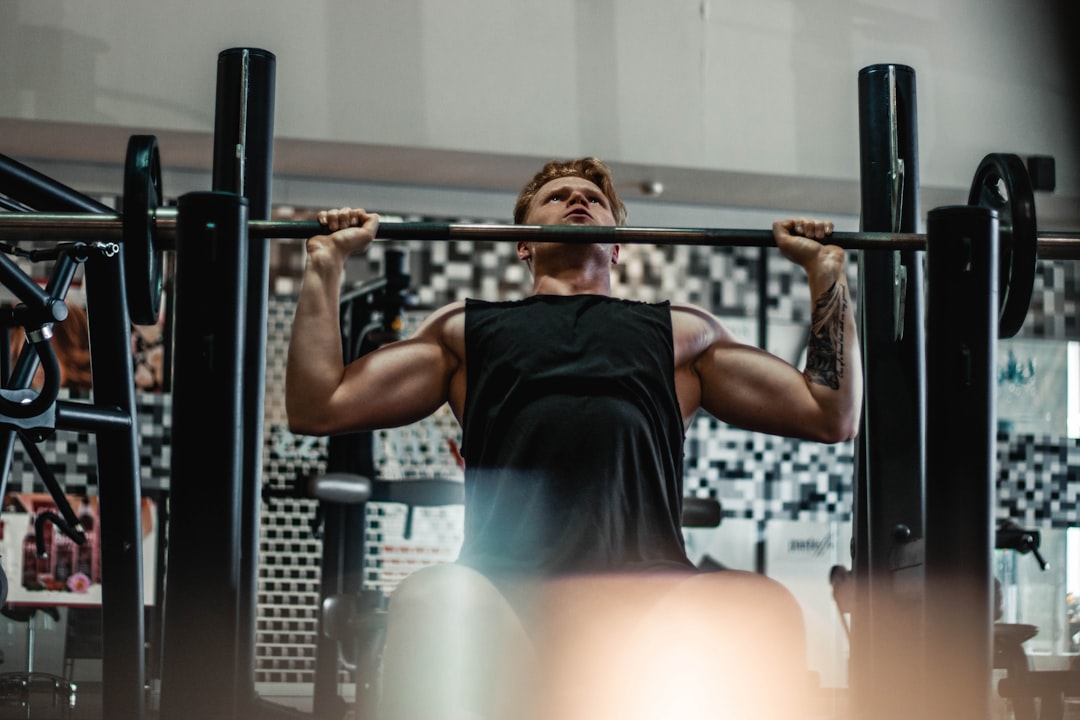 Tempo training and controlled lifting in the gym